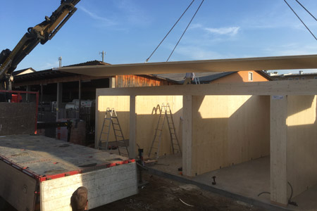 Garage aus Holz Bauphase