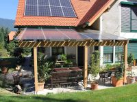 Glas-Überdachung mit Photovoltaik-Elementen