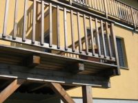 Balkon-Geländer aus Holz