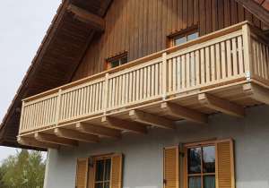 Balkon aus Holz